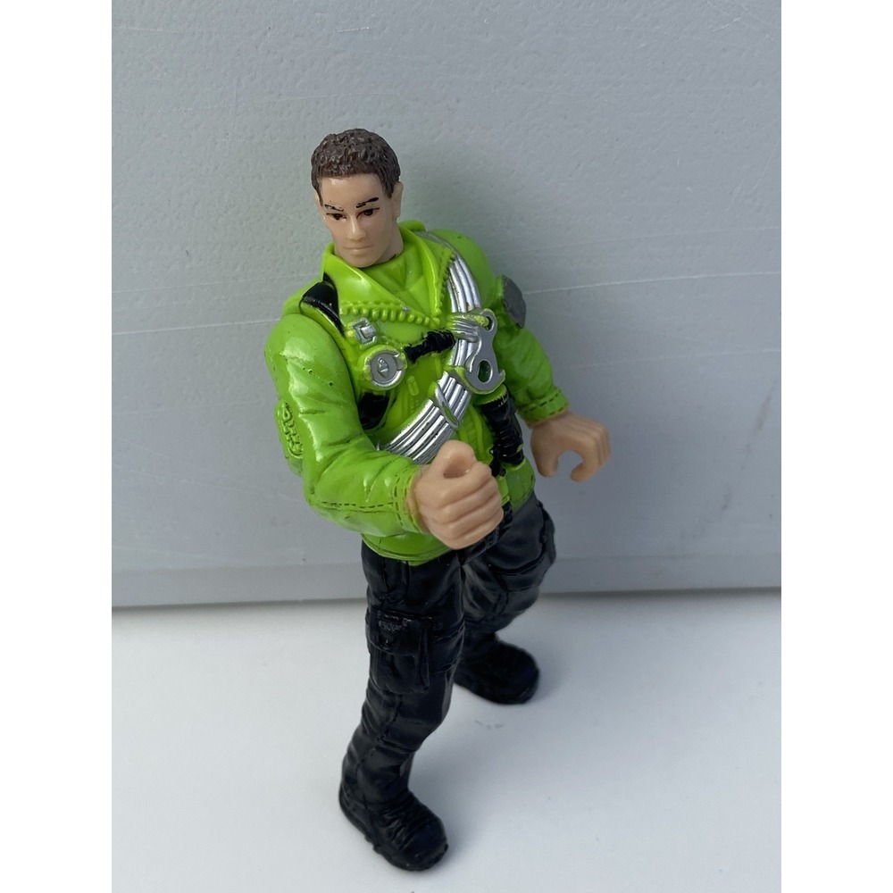 Chap Mei 4" Figure Bright Green Top Black Pants, Great Pre-Owned Condition